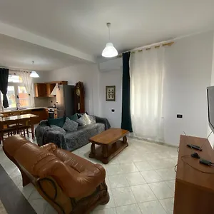 Apartament 2, Tirana